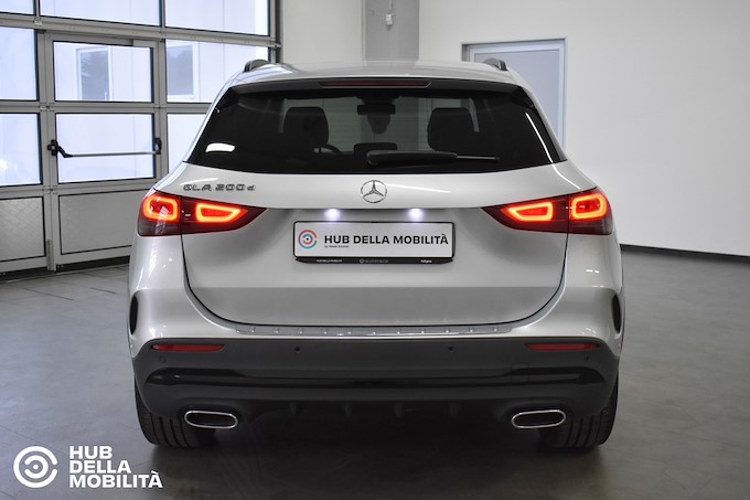 MERCEDES-BENZ GLA 200 d Automatic Premium